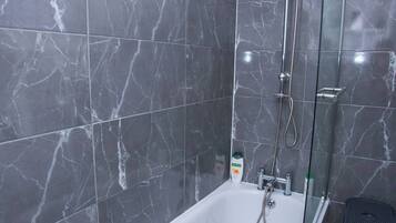 Apartment, 1 Bedroom | Bathroom