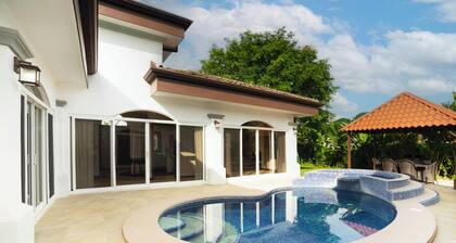 Modern Beach House w Pool Playa Bejuco