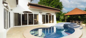 Modern Beach House w Pool Playa Bejuco