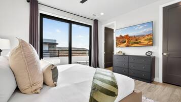 7 bedrooms, iron/ironing board, WiFi, bed sheets