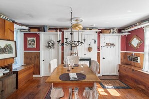 Dining - Mount Snow Lake Whitingham Antique Apartment in Jacksonville-Whitingham Vermont (Whitingham)