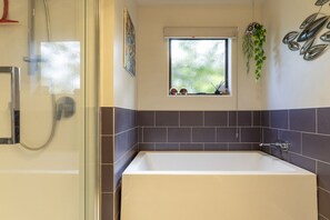 Hair dryer - Family-Friendly 3BR Home Close to Lake Taupō (Taupō)