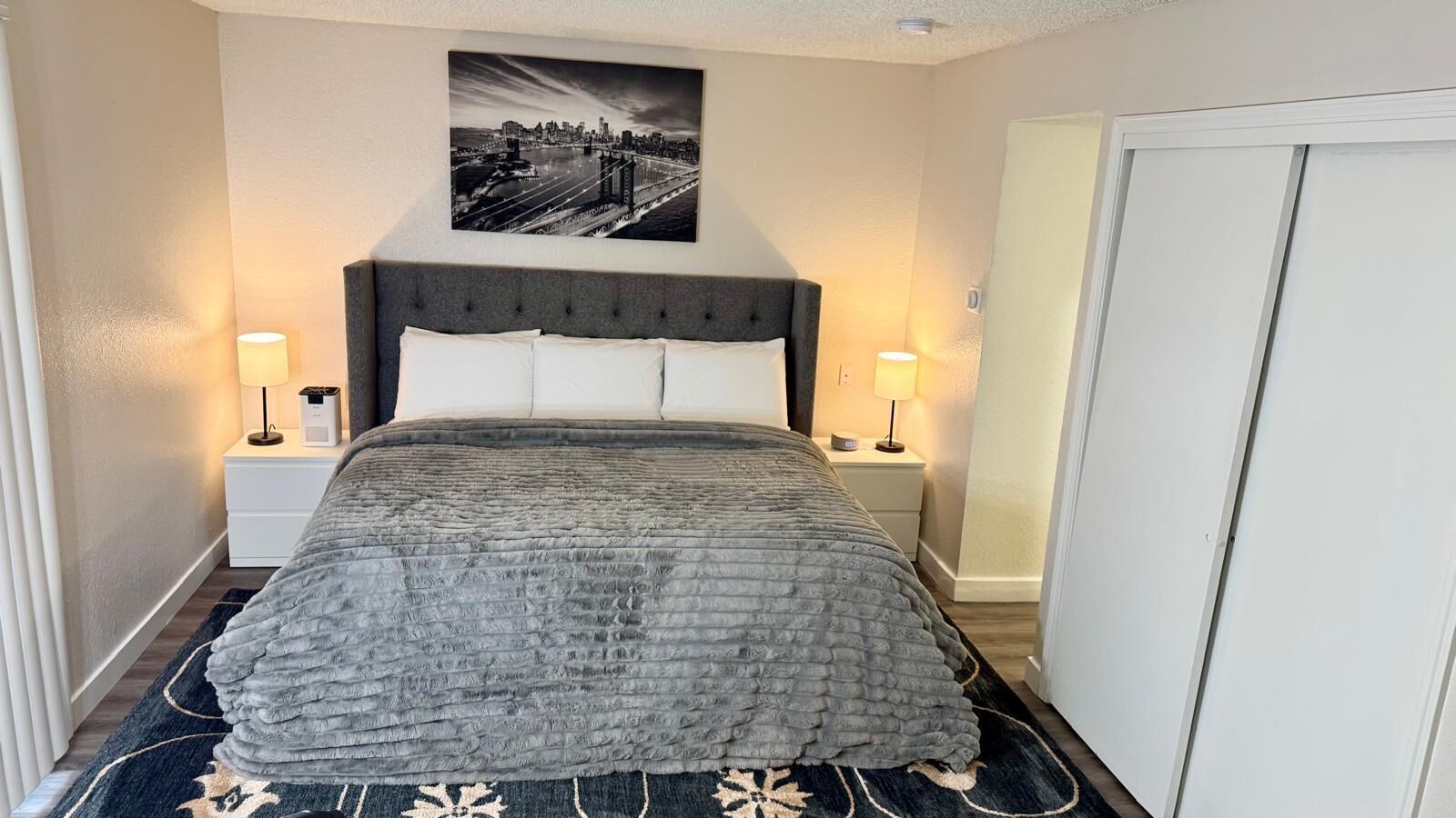 Iron/ironing board, WiFi, bed sheets