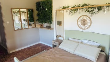 2 bedrooms, in-room safe, iron/ironing board, free WiFi