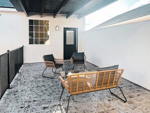 Terrace/patio - 3 King Suites, Bunk Room, Pool & Pickleball (Hurricane)