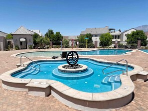Pool - 3 King Suites, Bunk Room, Pool & Pickleball (Hurricane)