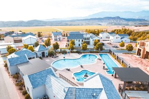 Pool - 3 King Suites, Bunk Room, Pool & Pickleball (Hurricane)