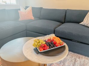 Interior - 3 King Suites, Bunk Room, Pool & Pickleball (Hurricane)