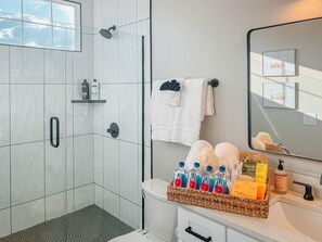 Hair dryer - 3 King Suites, Bunk Room, Pool & Pickleball (Hurricane)