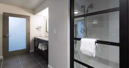 Sleek City-View King Suite Near San Diego’s Best Food & Nightlife
