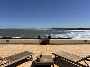 Terrace/patio - Baleal Oceanfront: Terrace & Sunrise Sea View (Peniche)