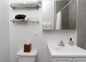 Hair dryer, towels - Flexhome Ukrainian Village • 2BR • Convenient Walkability · Sleeps 6 (Chicago)