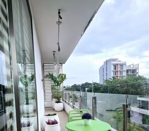 Outdoor dining - Ocean View Condo (Playa del Carmen)