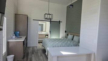 1 bedroom, iron/ironing board, Internet, bed sheets