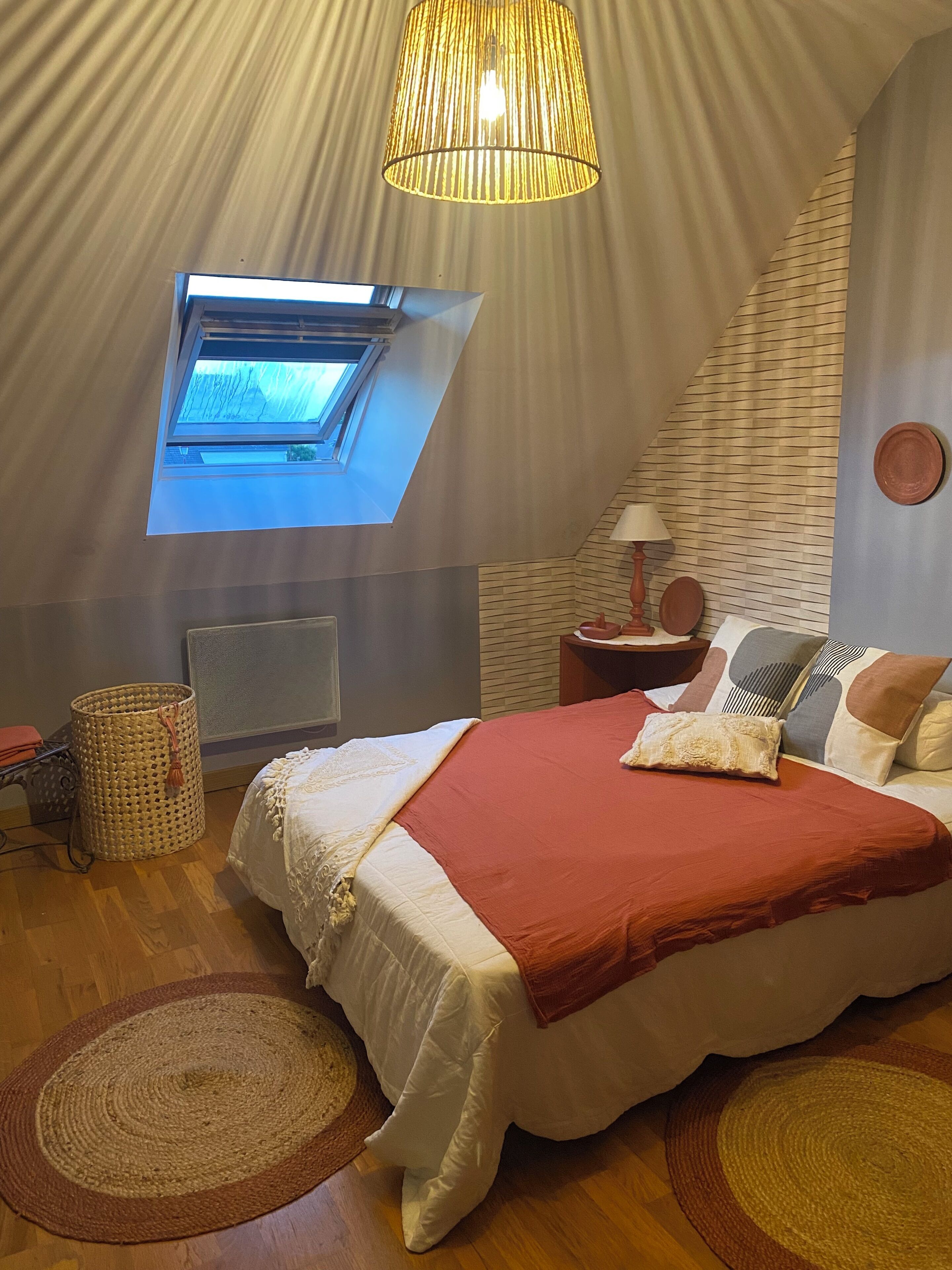 3 chambres, fer et planche à repasser, Wi-Fi gratuit, draps fournis