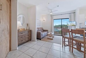 TV -  Charming studio in sunny Orange Beach (Orange Beach)
