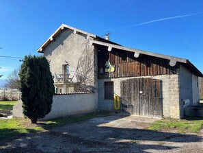 Exterior - 3 bedroom house 100m² – sleeps 8 – peaceful countryside (Ville-sous-Anjou)