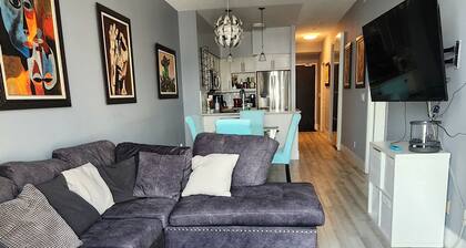 2-bedroom apartment in amazing Toronto with cool AC breeze