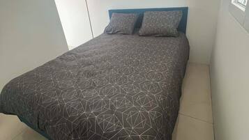 1 habitación, cuna de viaje, wifi gratis y ropa de cama