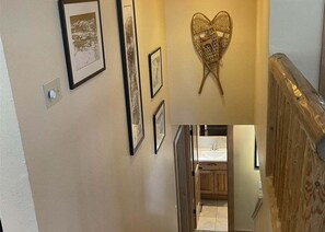 Interior - Awesome 4-bedroom house in Mammoth Lakes perfect for your getaway (Mammoth Lakes)