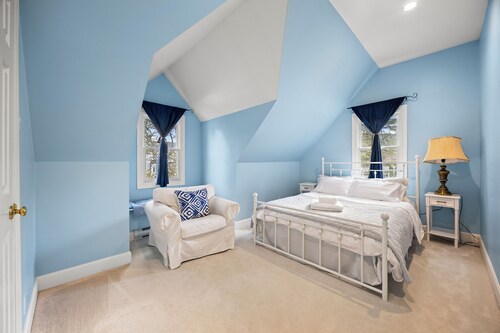  Amazing Spacious 3BR Cozy Home Near Crescent Beach
