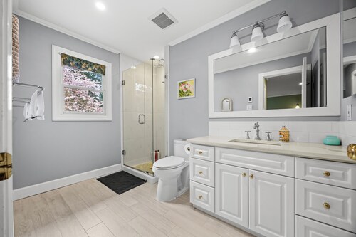  Amazing Spacious 3BR Cozy Home Near Crescent Beach