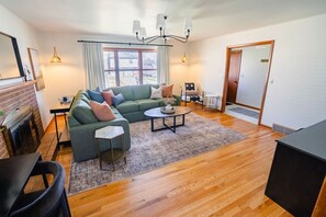 TV, video games - Game Room + Coffee Bar | Near Dining, Parks & Mall (Overland Park)