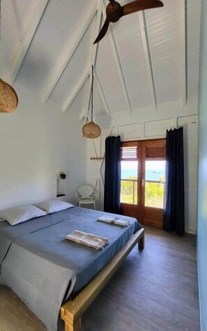 Iron/ironing board, WiFi, bed sheets - Villa Bois Coco with a view of Pain de Sucre (Terre-de-Haut)