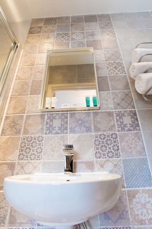 Bathroom - Fenners Hotel (Cambridge)