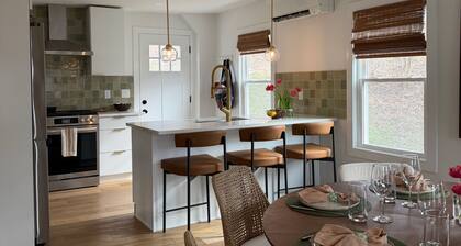 Trail-front Hudson Valley Retreat in Rosendale