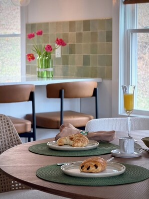 Dining - Trail-front Hudson Valley Retreat in Rosendale (Rosendale)