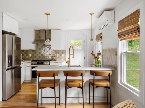Trail-front Hudson Valley Retreat in Rosendale