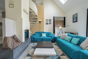 TV, fireplace, books - Stunning vacation villa in Carnac Plage (Carnac)