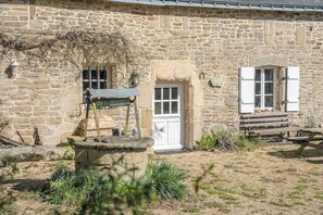 Terrace/patio - Maison bretonne de 1600 : Authenticité & Sérénité (Inzinzac-Lochrist)