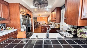 Private kitchen - Welcome to the Desert Hideaway in Desert Hot Springs Country Club Access (Desert Hot Springs)