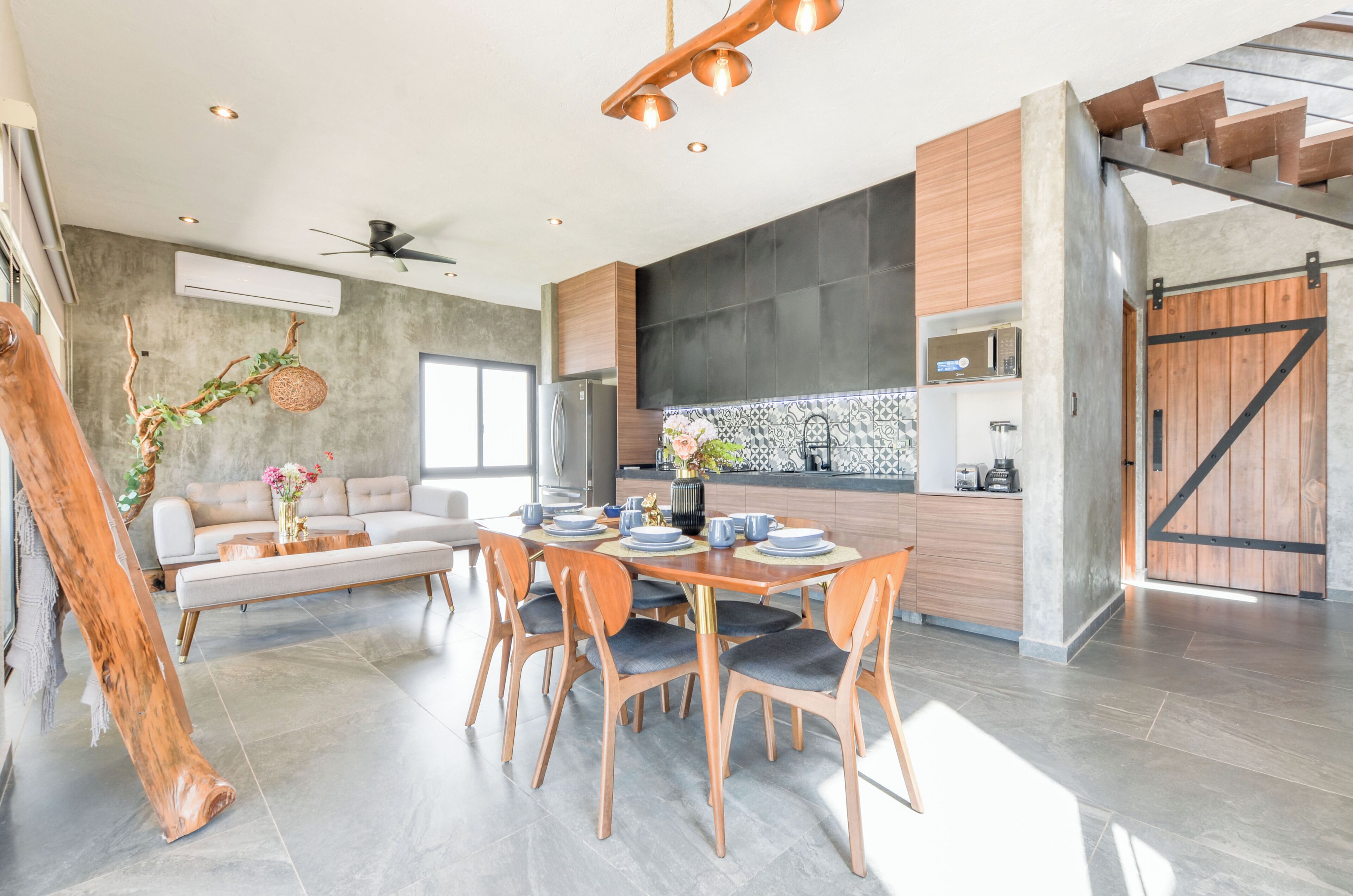 Comfort-Villa, Poolblick | Wohnbereich