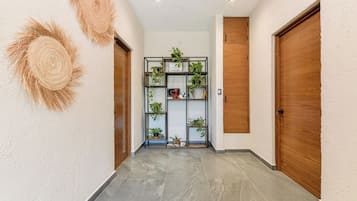 Comfort Villa, Pool View