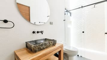 Comfort Villa, Pool View | Bathroom | Shower, free toiletries, towels, soap