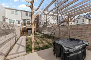 Terrace/patio - 1-BR Pad in the Heart of Petworth / Walk to METRO (Washington DC)