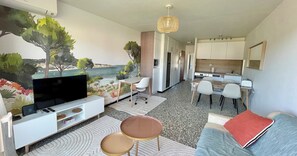 TV - Sea View • Pool • Air Conditioning • Beach 300m Away • Rated 3 stars (Le Lavandou)