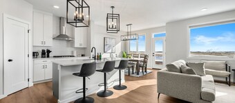 Large Single Detached House with Pool Table, King Bed & More