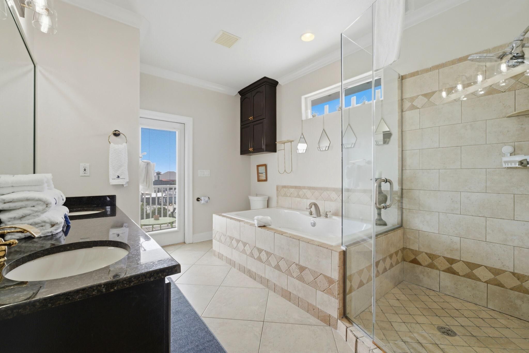 House, Multiple Beds (The Fun House) | Bathroom