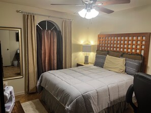 3 bedrooms, desk, iron/ironing board, free WiFi