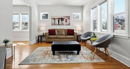 Comfortable Crescentwood Bungalow | 3 Bed | 2 Bath |