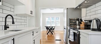 Comfortable Crescentwood Bungalow | 3 Bed | 2 Bath |