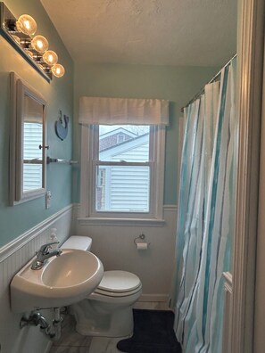 Bathroom - Radiant Ranch 3 - Bedroom home in Kokomo, IN. (Kokomo)
