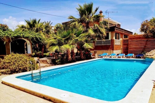Villa Chalet Benidorm -  Private pool, AirCon, Walk to city centre and beaches