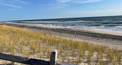 Normandy Beach 5BR Private Beach Access Dual-Unit Home for Multi-Family Stay