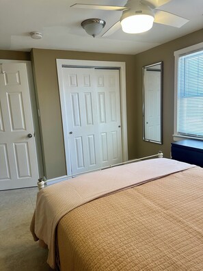 5 bedrooms, Internet, bed sheets - Normandy Beach 5BR Private Beach Access  Dual-Unit Home for Multi-Family Stay (Lavallette)