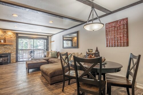 Closest Condo to Eagle Lift - King, Bunk, Fireplace, Garage Pkg & Dog Friendly!